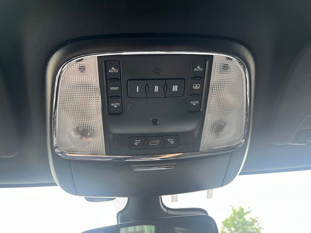 2020 Jeep Grand Cherokee Overland 4WD | Moonroof | Protech II | Adaptive Cruise