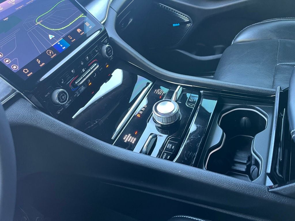 2023 Jeep Grand Cherokee L Overland 4WD | Pano Roof | BLIS | Entertain Pkg