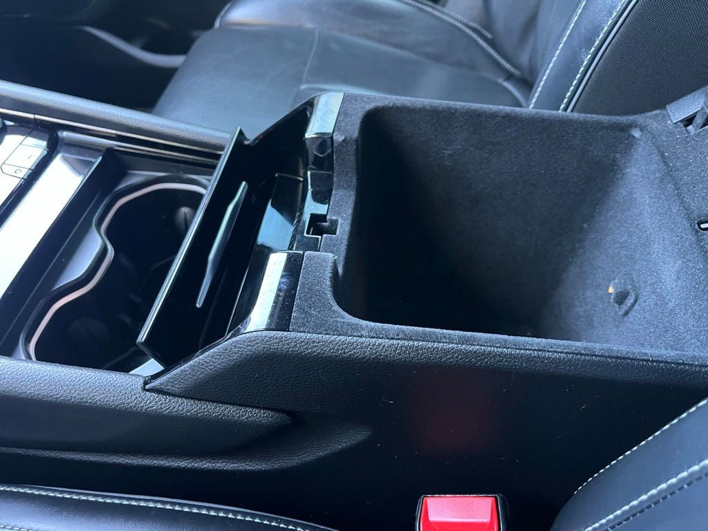 2023 Jeep Grand Cherokee L Overland 4WD | Pano Roof | BLIS | Entertain Pkg