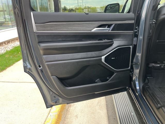 2024 Jeep Wagoneer Series III 4WD | Pano Roof | 360 Cam | HUD | Permium Pkg