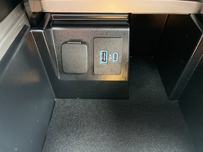 2024 Ford Explorer Platinum 4WD | Pano Roof | Tech Pkg | Trailer Tow Pkg