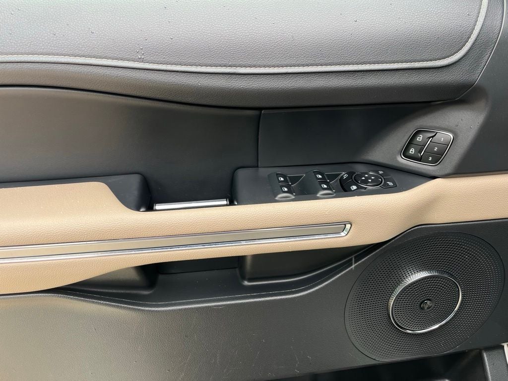 2023 Ford Expedition Max Limited 4WD | Pano Roof | Entertain Pkg | HD Tow Pkg