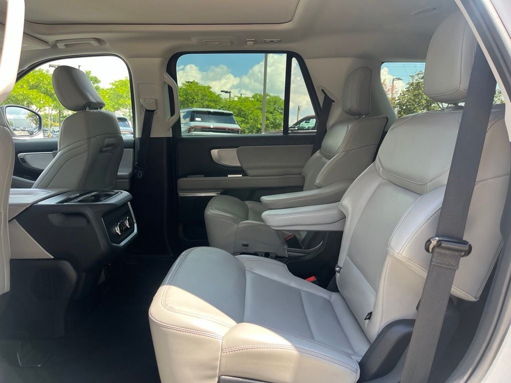 2025 Ford Expedition Active 4WD | Pano Roof | 360 Cam | BLIS | HD Tow Pkg