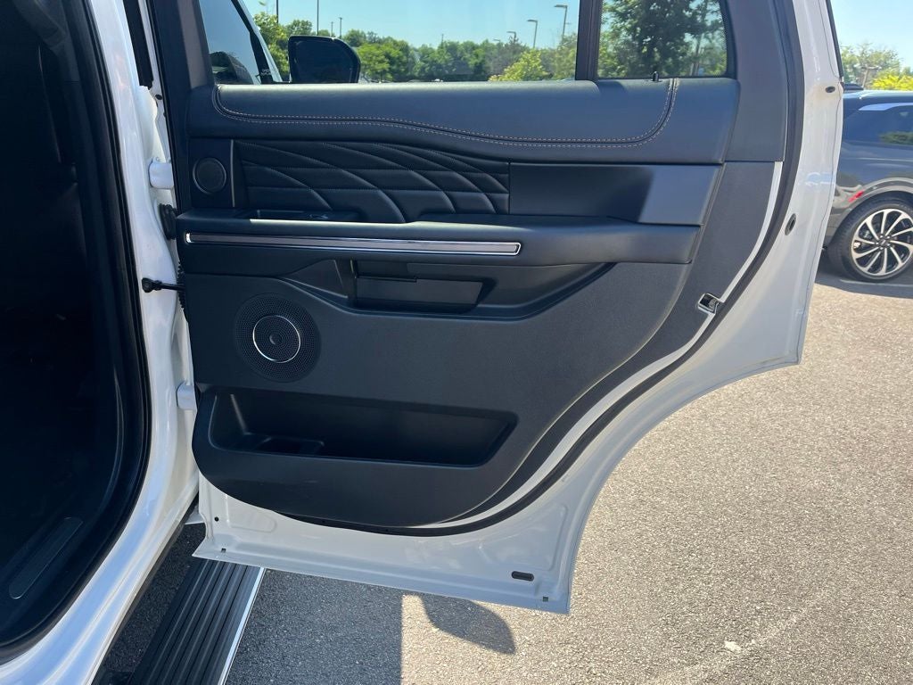 2023 Ford Expedition Platinum 4WD | Pano Roof | 360 Cam | HD Tow | Entertain Pkg