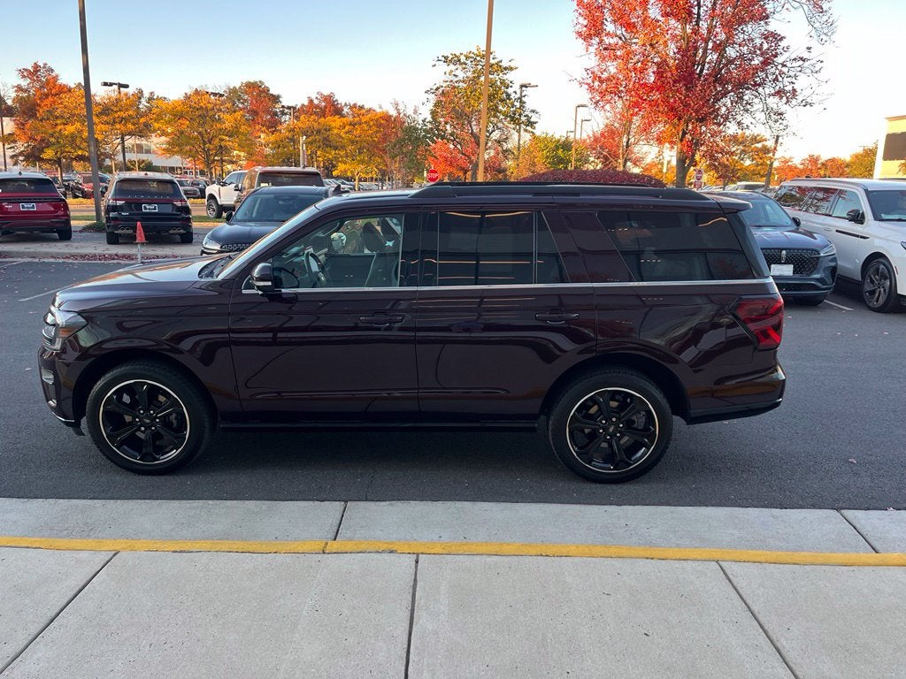 2024 Ford Expedition Limited 4WD | Stealth Pkg | HD Tow Pkg | Pano Roof