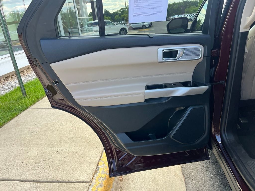 2022 Ford Explorer Limited | Pano Moonroof | 360 Cam | Trailer Tow Pack | BLI