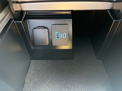 2022 Ford Explorer Limited | Pano Moonroof | 360 Cam | Trailer Tow Pack | BLI