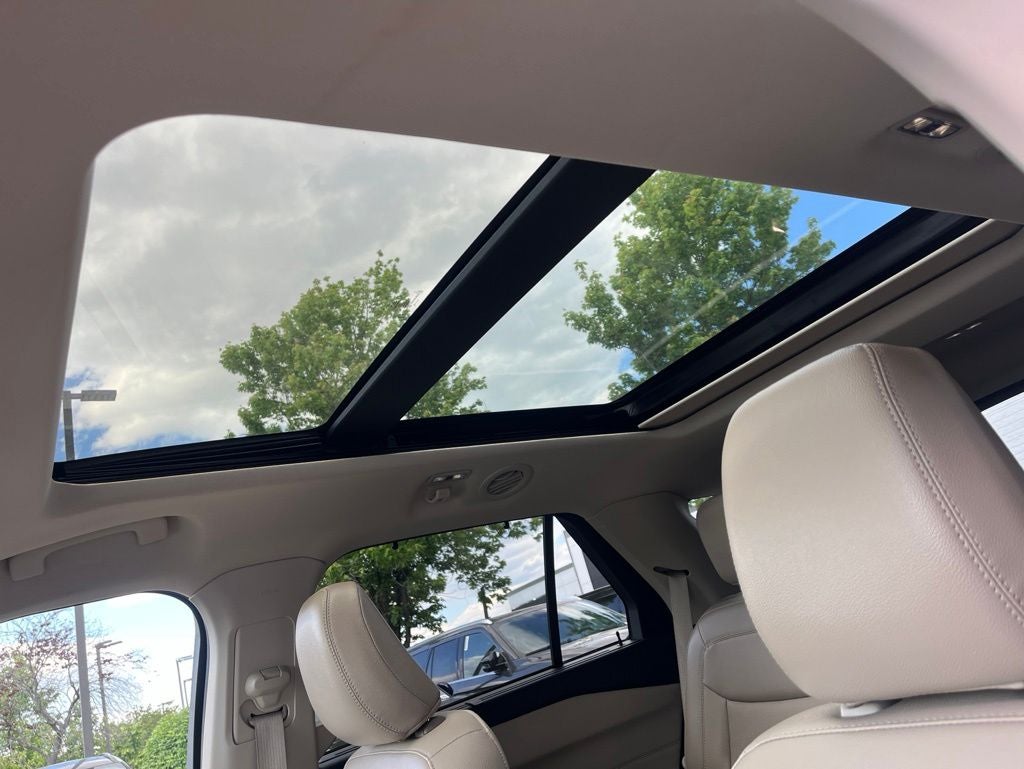 2022 Ford Explorer Limited | Pano Moonroof | 360 Cam | Trailer Tow Pack | BLI