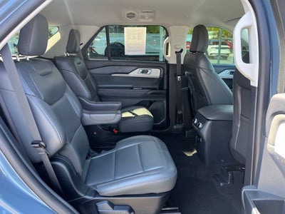 2025 Ford Explorer Active 4WD | Low Miles | LKAS | CarPlay/Android Auto