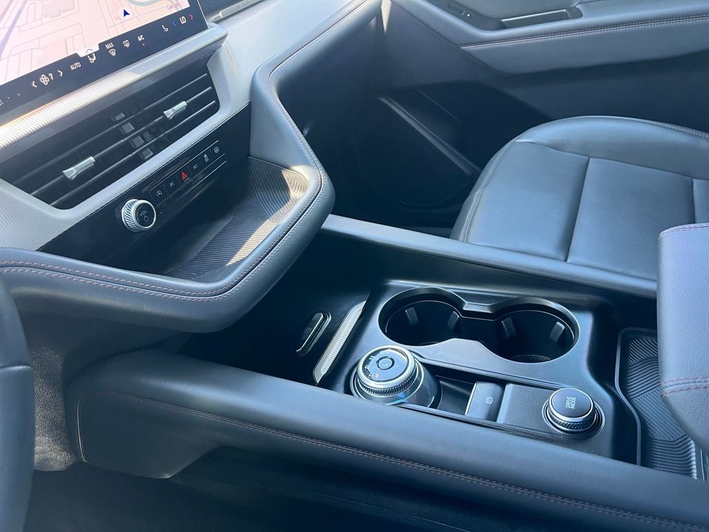 2025 Ford Explorer Active 4WD | Low Miles | LKAS | CarPlay/Android Auto