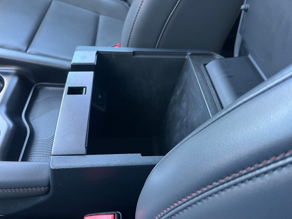2025 Ford Explorer Active 4WD | Low Miles | LKAS | CarPlay/Android Auto