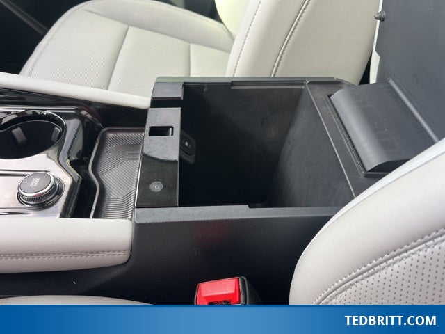 2025 Ford Explorer Platinum 4WD | Ultimate Pkg | Pano Roof | 360 Camera