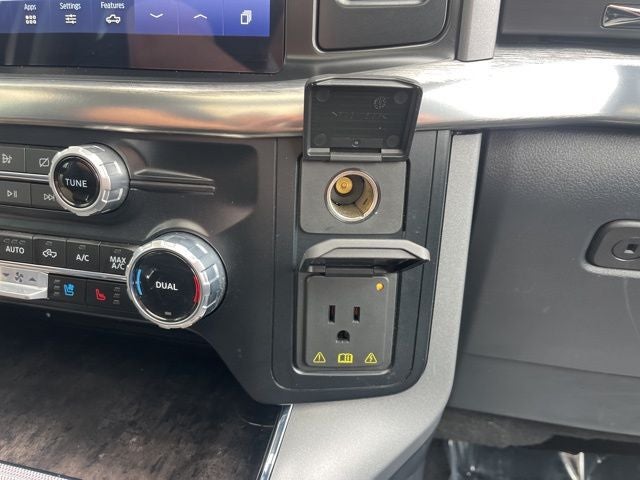 2023 Ford F-150 Lariat 4WD | Pano Roof | 360 Cam | Trailer Tow Pkg | FX4