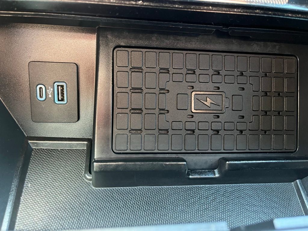 2023 Ford F-150 Platinum 4WD | Pano Roof | 360 Cam | FX4 | Black Appear Pkg