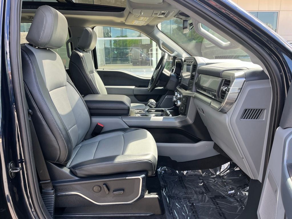 2023 Ford F-150 Lariat Hybrid 4WD | Pano Roof | Trailer Tow Pkg | BLIS