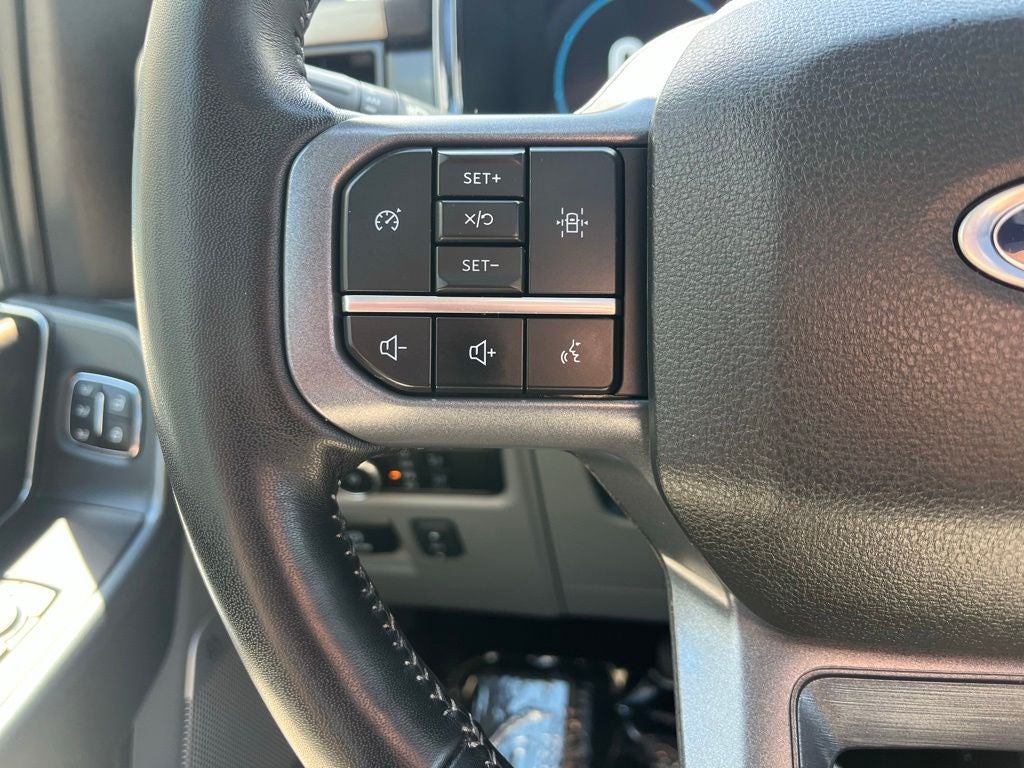 2023 Ford F-150 Lariat Hybrid 4WD | Pano Roof | Trailer Tow Pkg | BLIS