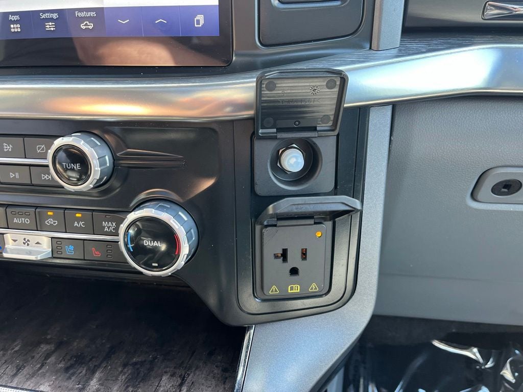 2023 Ford F-150 Lariat Hybrid 4WD | Pano Roof | Trailer Tow Pkg | BLIS