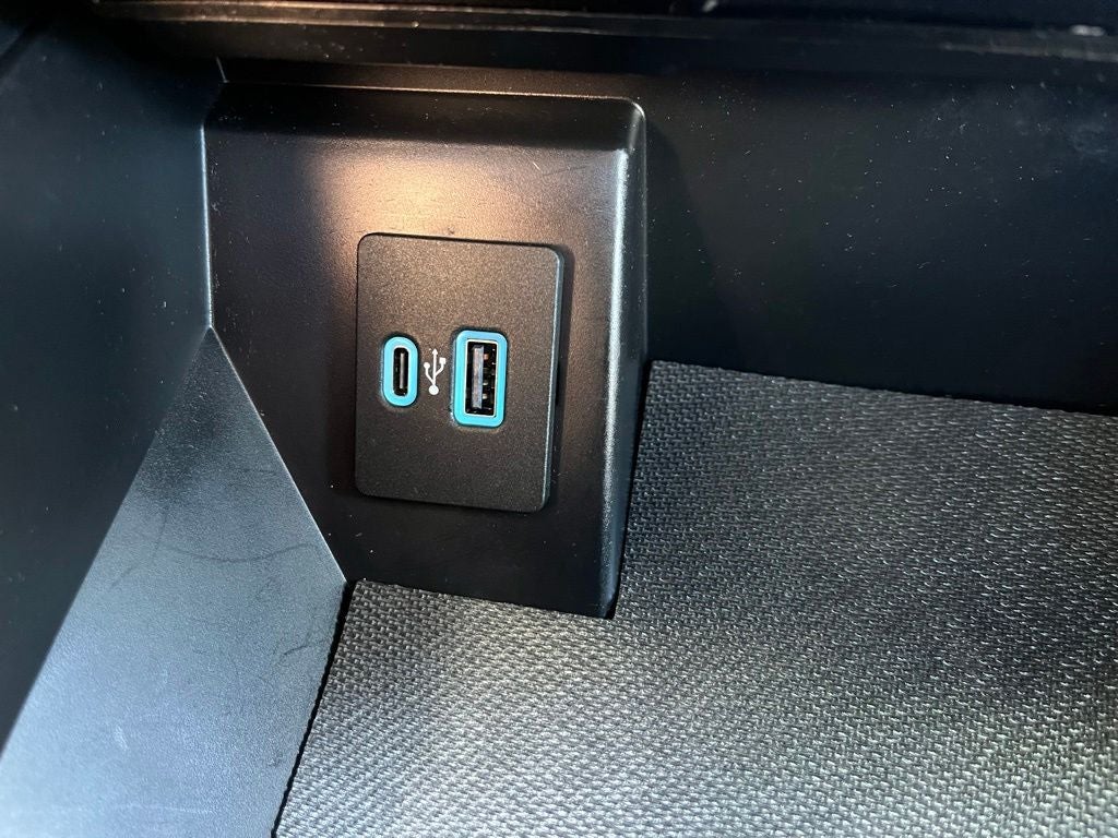 2023 Ford F-150 Lariat Hybrid 4WD | Pano Roof | Trailer Tow Pkg | BLIS