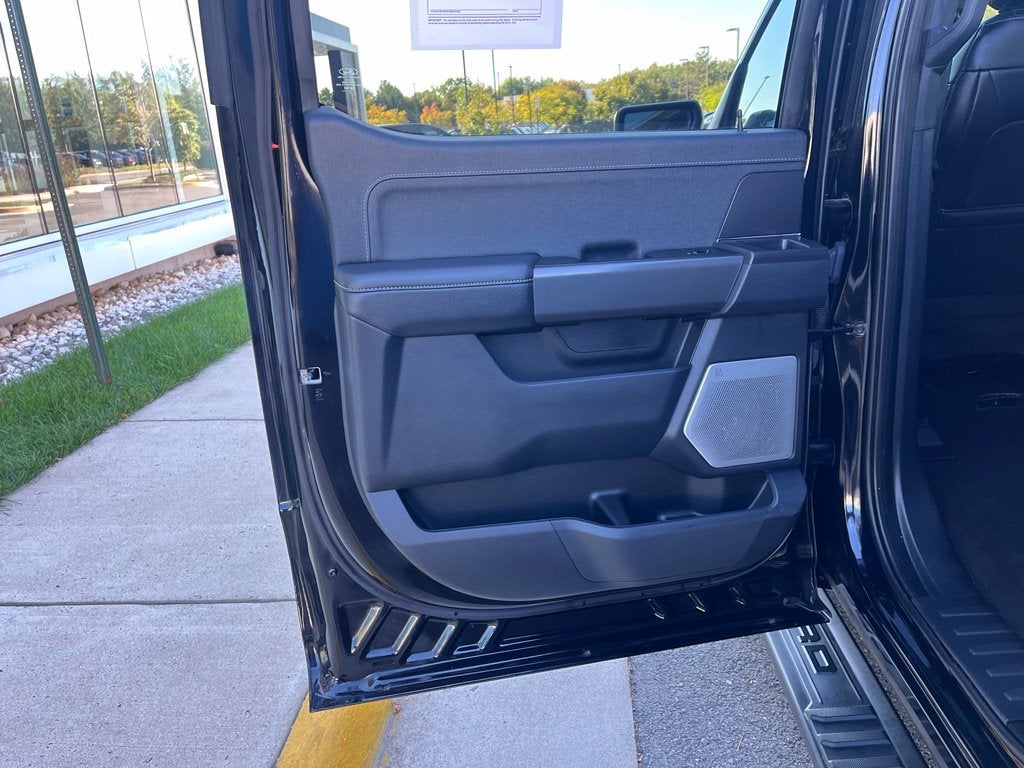 2024 Ford F-150 Lariat 4WD | Pano Roof | 360 Cam | Htd/Vent Seats | BLIS