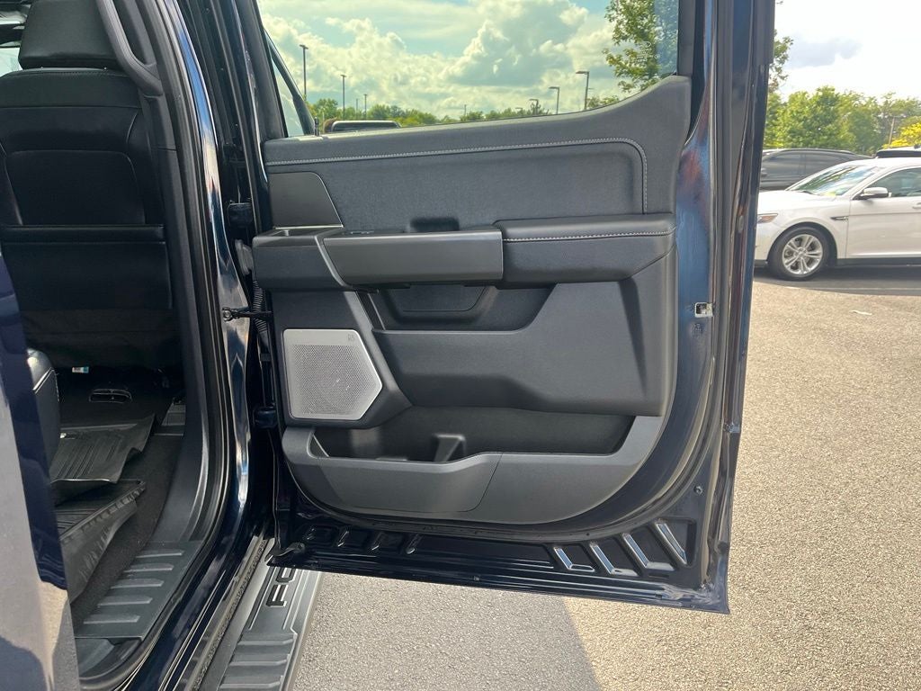 2024 Ford F-150 Lariat 4WD | Pano Roof | 360 Cam | Black Appear Pkg