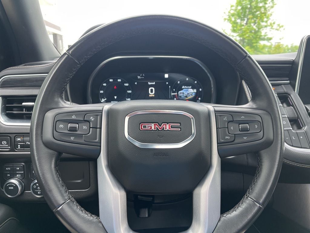 2023 GMC Yukon SLT 4WD | Dual Moonroof | 22" Gloss Black Wheels