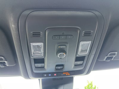 2023 GMC Yukon SLT 4WD | Dual Moonroof | 22" Gloss Black Wheels