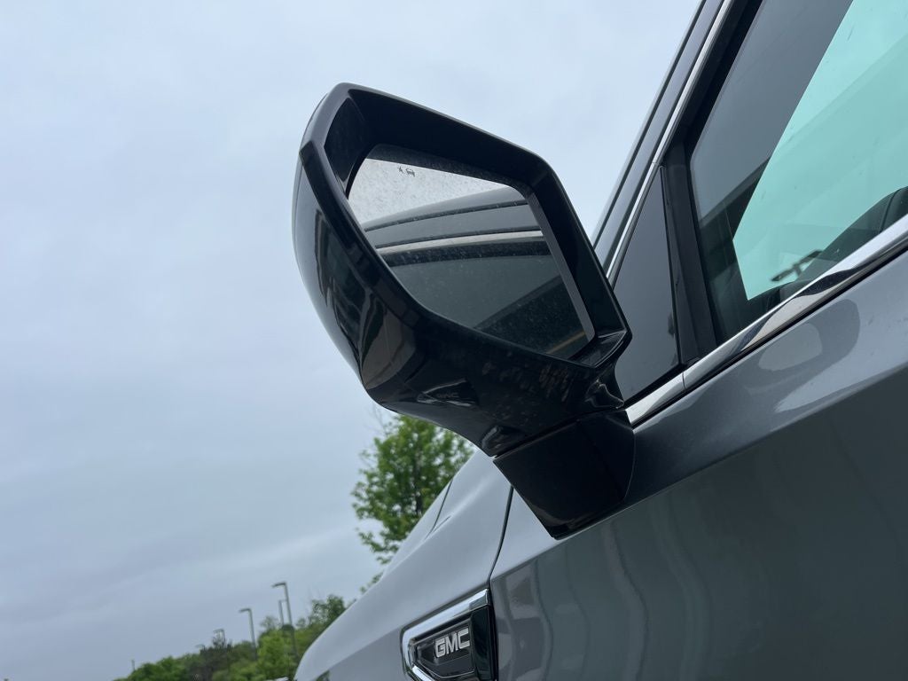 2023 GMC Yukon SLT 4WD | Dual Moonroof | 22" Gloss Black Wheels