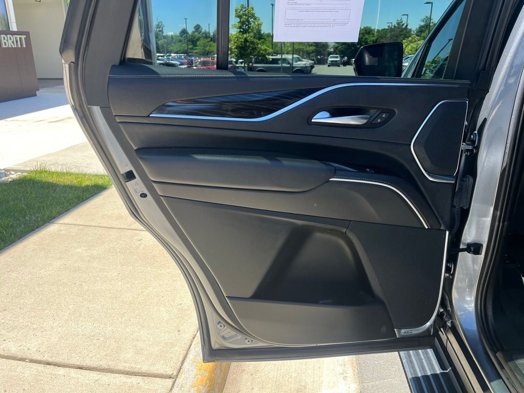 2022 Cadillac Escalade Sport 4WD | Touring Pkg | Rear Media Pkg | Supercruise