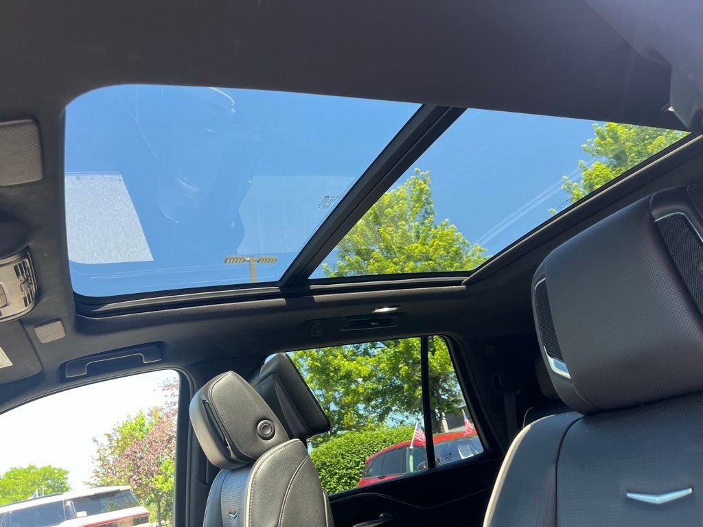 2022 Cadillac Escalade Sport 4WD | Touring Pkg | Rear Media Pkg | Supercruise