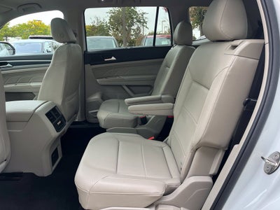 2021 Volkswagen Atlas 3.6L V6 SE w/Technology R-Line AWD | Moonroof | BLIS