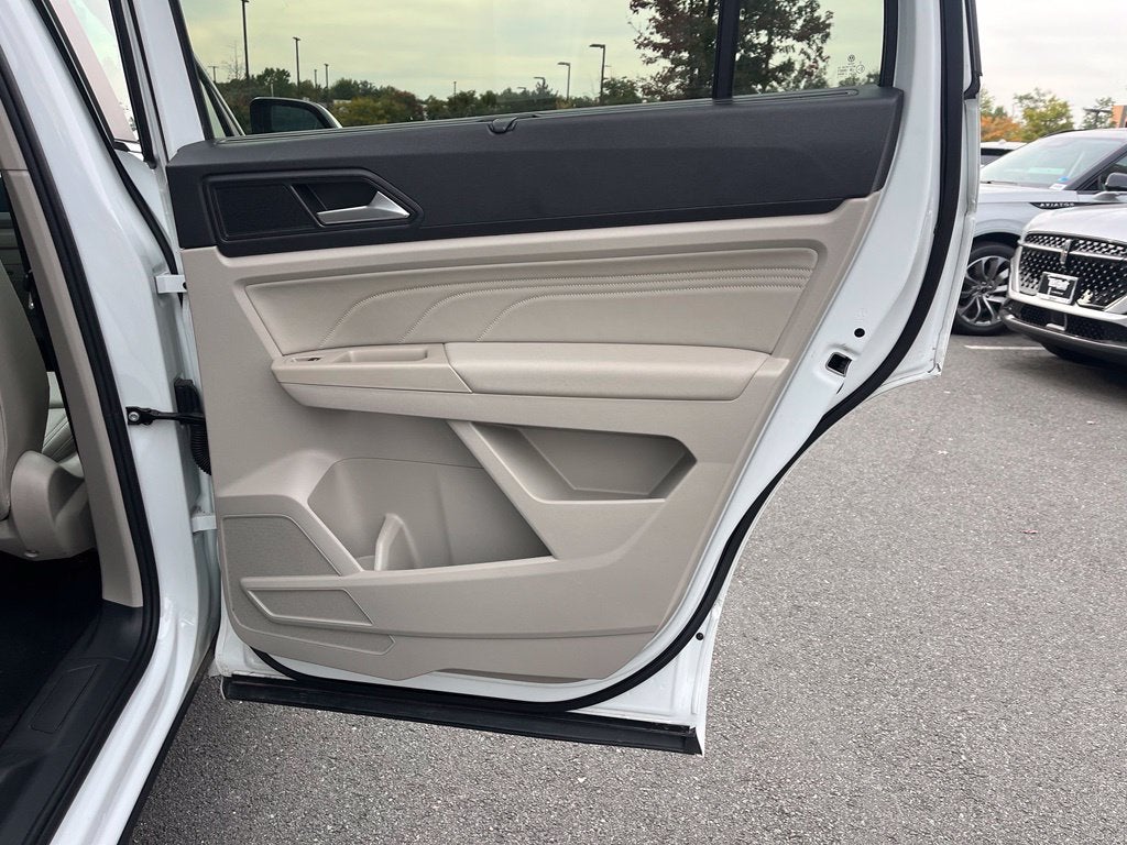 2021 Volkswagen Atlas 3.6L V6 SE w/Technology R-Line AWD | Moonroof | BLIS