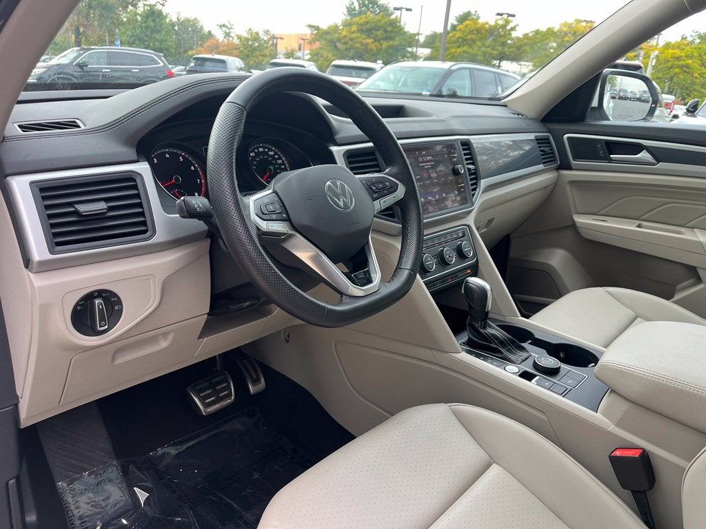 2021 Volkswagen Atlas 3.6L V6 SE w/Technology R-Line AWD | Moonroof | BLIS