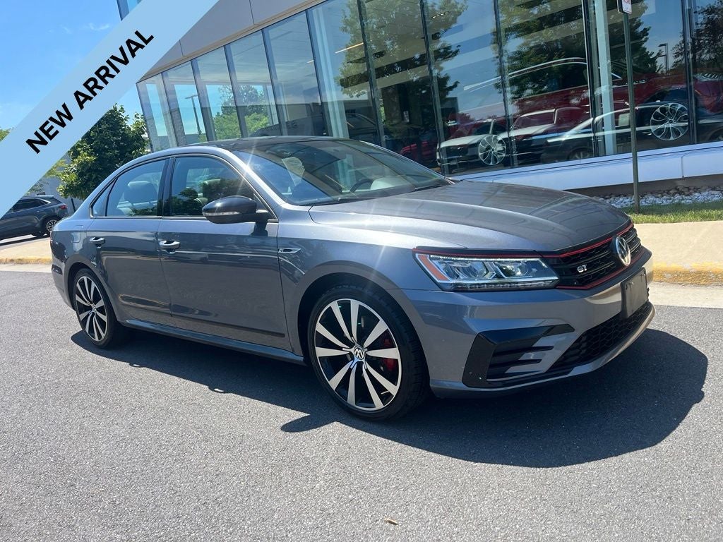 2018 Volkswagen Passat 3.6L V6 GT | Moonroof | Heated Seats