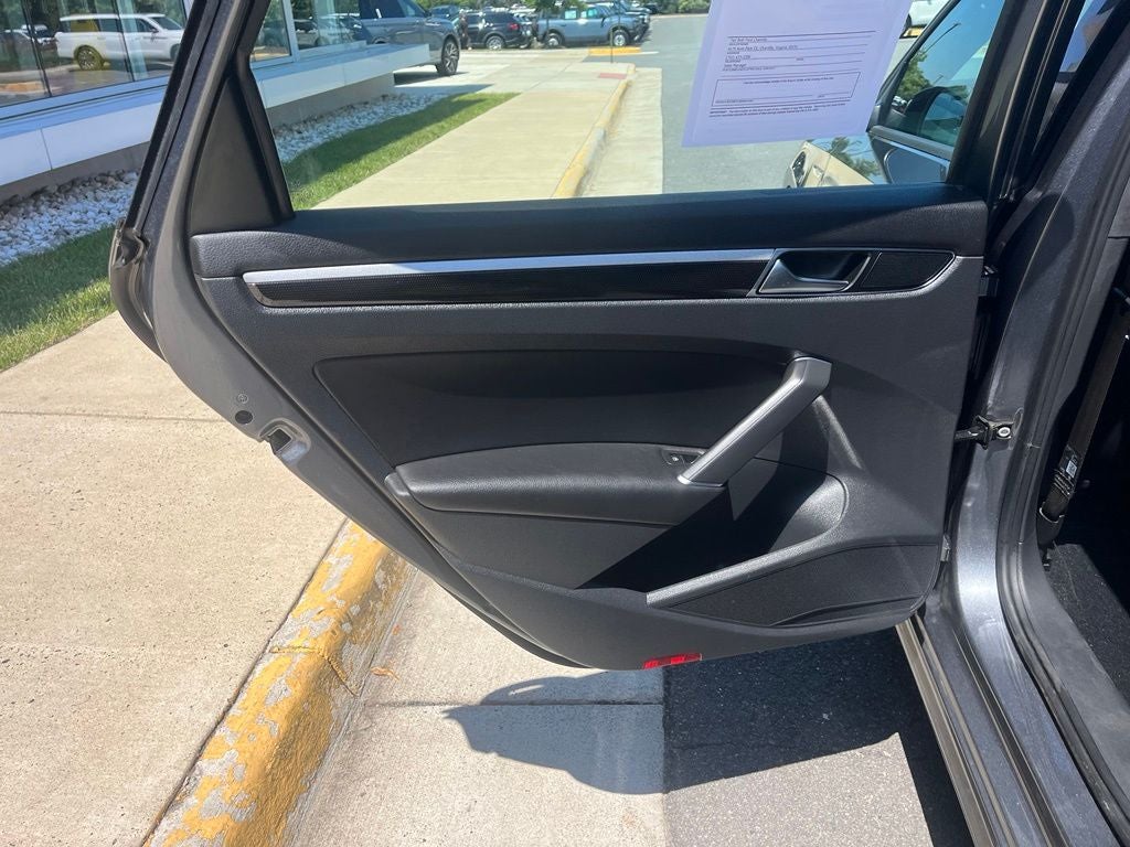 2018 Volkswagen Passat 3.6L V6 GT | Moonroof | Heated Seats