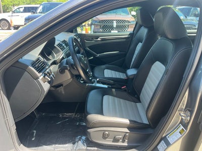 2018 Volkswagen Passat 3.6L V6 GT | Moonroof | Heated Seats