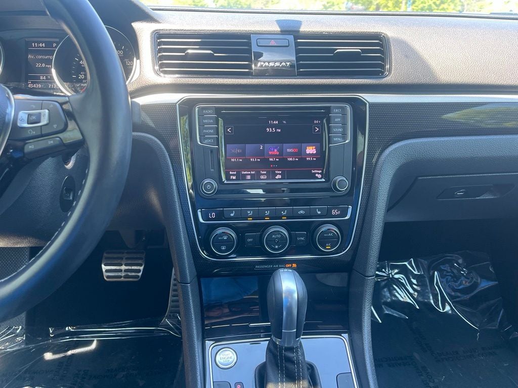 2018 Volkswagen Passat 3.6L V6 GT | Moonroof | Heated Seats