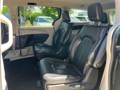 2022 Chrysler Pacifica Hybrid Touring L | 360 Cam | Adaptive Cruise | BLIS |