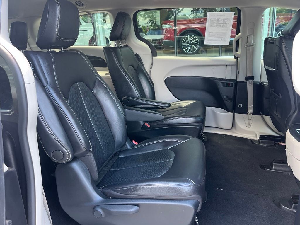 2022 Chrysler Pacifica Hybrid Touring L | 360 Cam | Adaptive Cruise | BLIS |