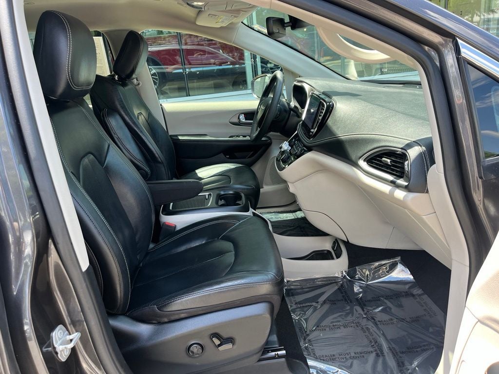 2022 Chrysler Pacifica Hybrid Touring L | 360 Cam | Adaptive Cruise | BLIS |