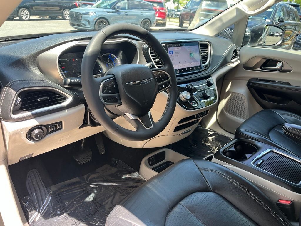 2022 Chrysler Pacifica Hybrid Touring L | 360 Cam | Adaptive Cruise | BLIS |