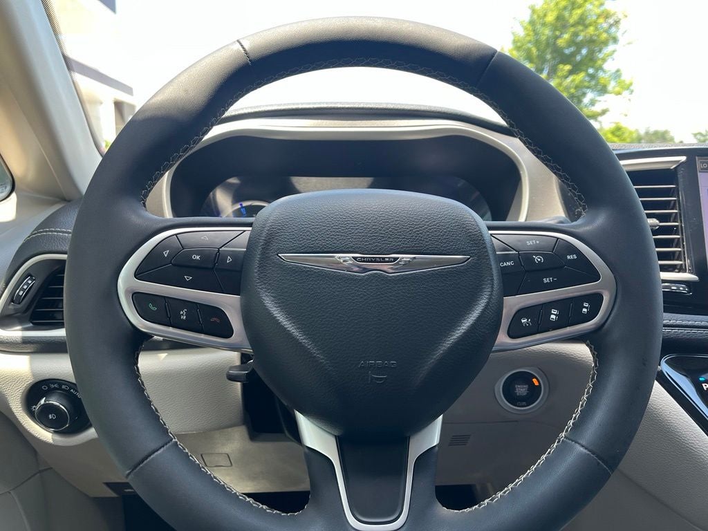 2022 Chrysler Pacifica Hybrid Touring L | 360 Cam | Adaptive Cruise | BLIS |