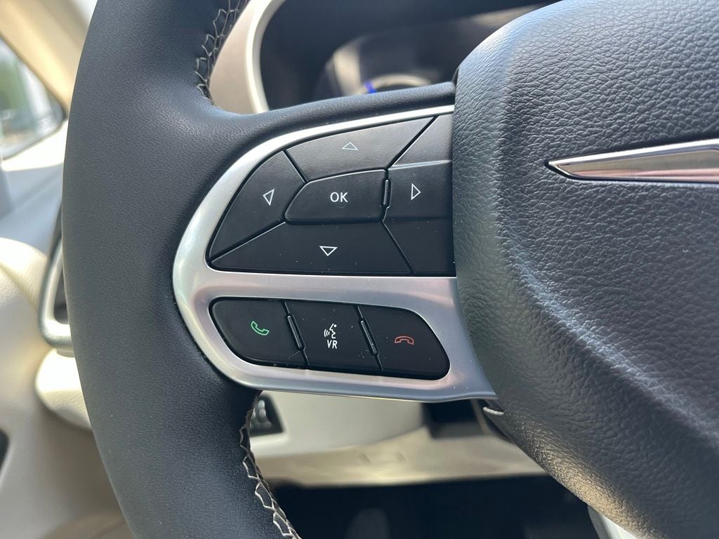 2022 Chrysler Pacifica Hybrid Touring L | 360 Cam | Adaptive Cruise | BLIS |