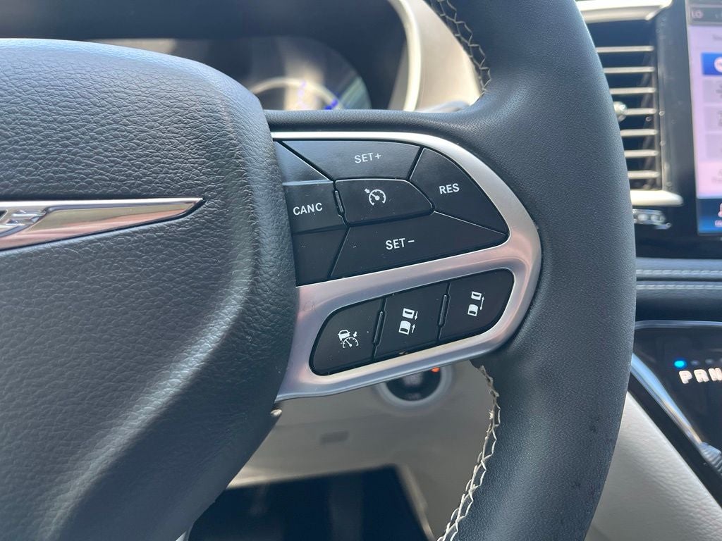 2022 Chrysler Pacifica Hybrid Touring L | 360 Cam | Adaptive Cruise | BLIS |