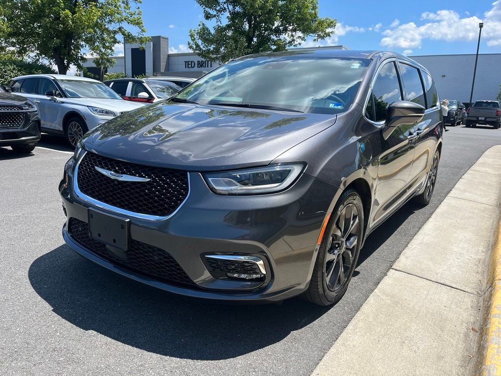 2022 Chrysler Pacifica Hybrid Touring L | 360 Cam | Adaptive Cruise | BLIS |