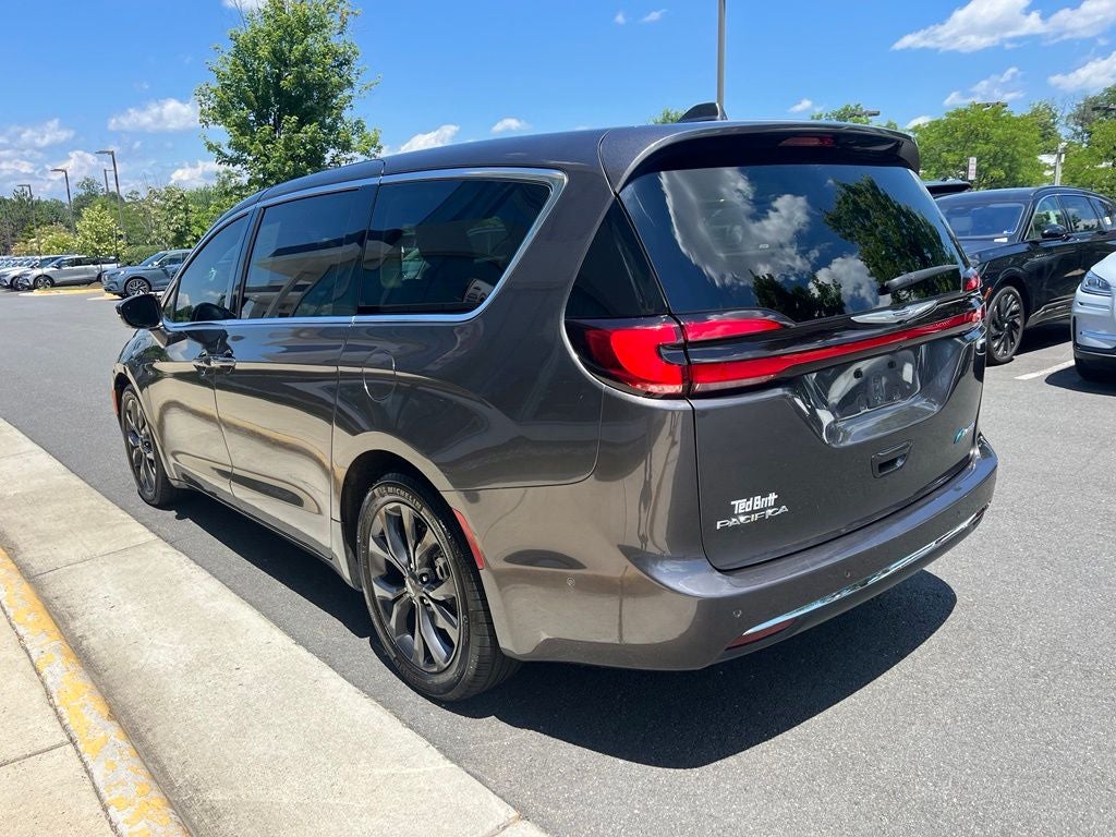 2022 Chrysler Pacifica Hybrid Touring L | 360 Cam | Adaptive Cruise | BLIS |