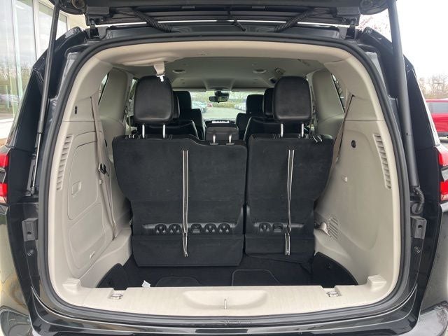 2023 Chrysler Pacifica Hybrid Touring L | Safety Pack | Adaptive Cruise | Remote Start |