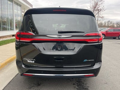 2023 Chrysler Pacifica Hybrid Touring L | Safety Pack | Adaptive Cruise | Remote Start |