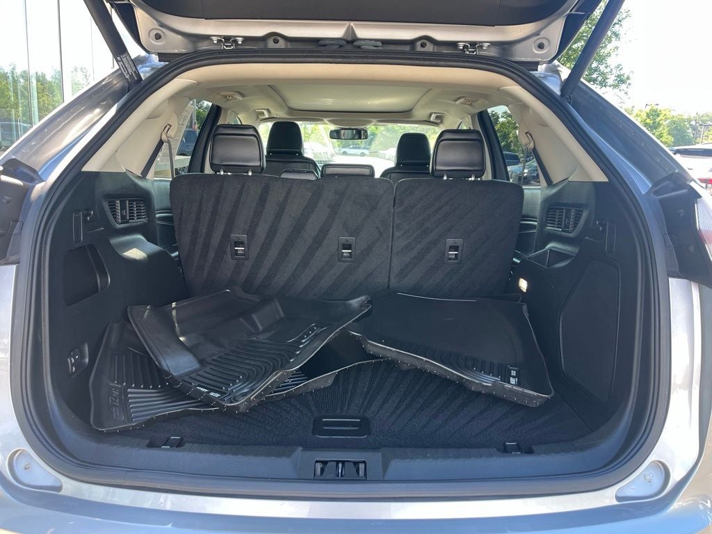2022 Ford Edge Titanium AWD | Pano Roof | BLIS | Trailer Tow Pkg
