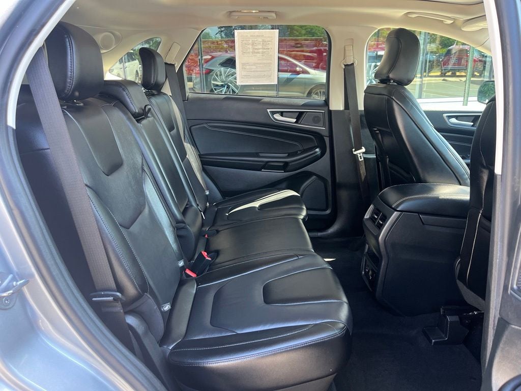 2022 Ford Edge Titanium AWD | Pano Roof | BLIS | Trailer Tow Pkg
