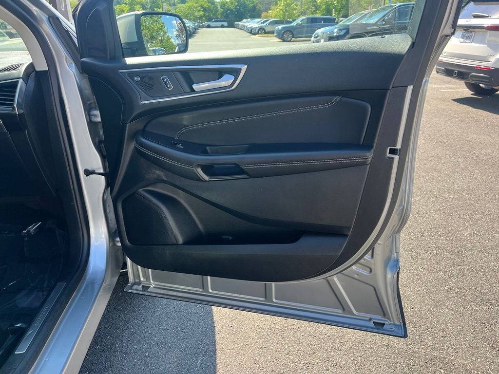 2022 Ford Edge Titanium AWD | Pano Roof | BLIS | Trailer Tow Pkg